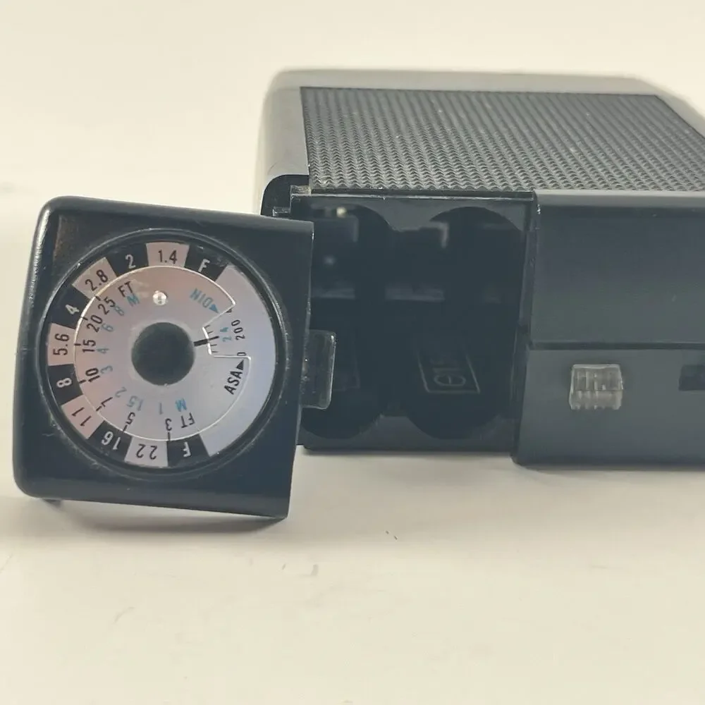 Vivitar 102 Camera Flash Vintage Electronic Hot Shoe 35mm